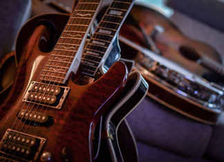 На что стоит обратить внимание при выборе электрогитары?