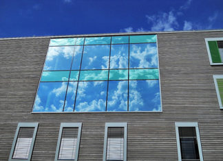 Почему вам стоит наклеить архитектурную энергосберегающую пленку на окна своей квартиры?