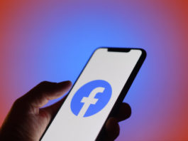 Владельцы iPhone во всём мире не могут получить доступ к Facebook