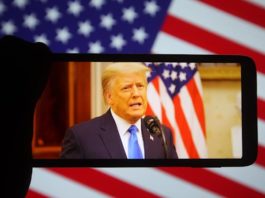 Трамп разрабатывает свою социальную сеть