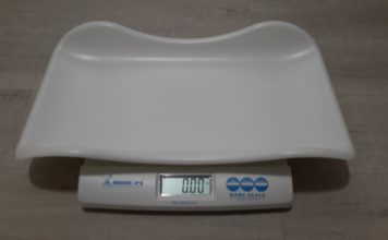 Весы для новорожденных — что выбирать?