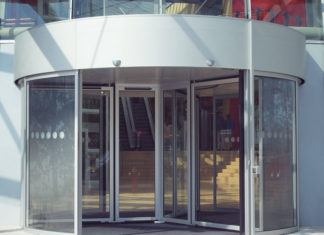 Карусельные двери — инновационные дверные конструкции