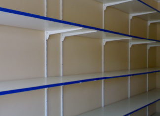 Металлические стеллажи и полки для гаража