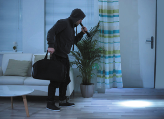 Как обезопасить свою квартиру от злоумышленников?