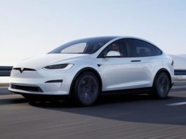 Tesla начала осуществлять поставки Model X несмотря на дефицит комплектующих