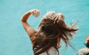 5 ознак того, що вашому волоссю потрібен не просто шампунь, а повноцінний догляд